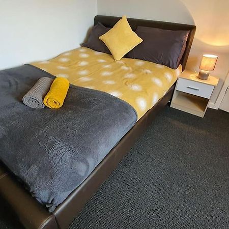 Contractors-City Centre-Parking-Sleeps 9 -Smart Tv, 2 Bathrooms! 考文垂 外观 照片