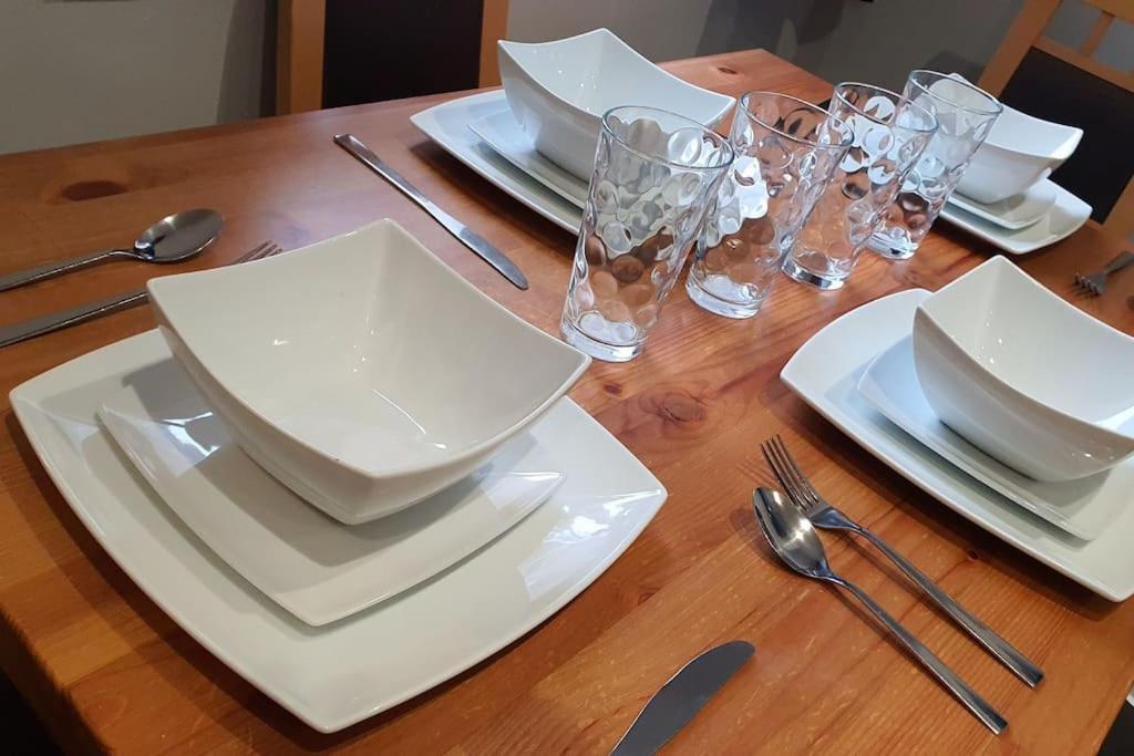 Contractors-City Centre-Parking-Sleeps 9 -Smart Tv, 2 Bathrooms! 考文垂 外观 照片