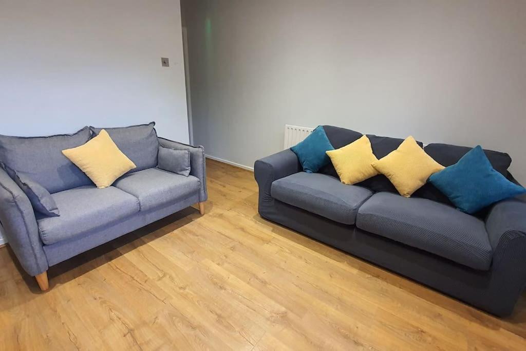 Contractors-City Centre-Parking-Sleeps 9 -Smart Tv, 2 Bathrooms! 考文垂 外观 照片
