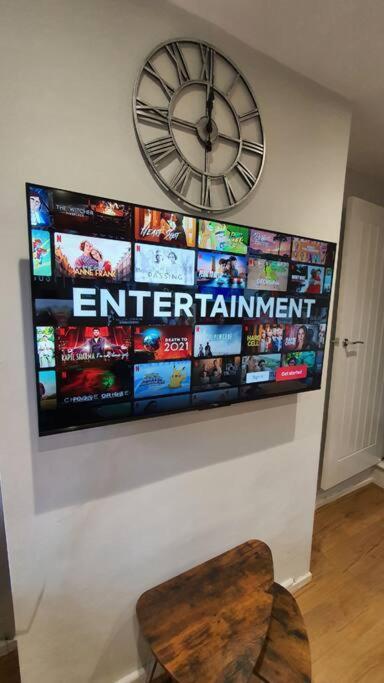 Contractors-City Centre-Parking-Sleeps 9 -Smart Tv, 2 Bathrooms! 考文垂 外观 照片